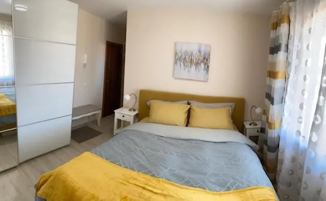 2 Bed 2 Bath, 4 Min Walk To Slope, Predela2, 公寓 *