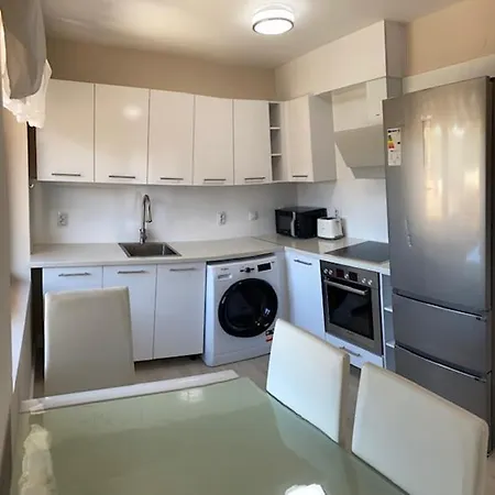 2 Bed 2 Bath, 4 Min Walk To Slope, Predela2, アパート