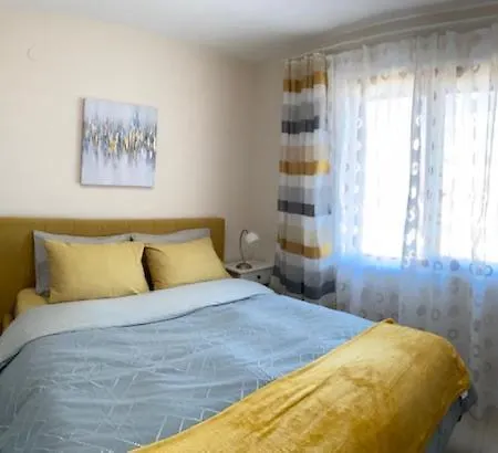 2 Bed 2 Bath, 4 Min Walk To Slope, Predela2, アパート